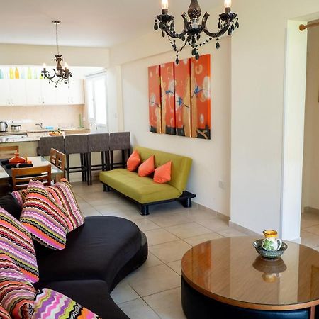 Stylish 2 Bedroom Apartment In Pegia Peyia Exterior foto