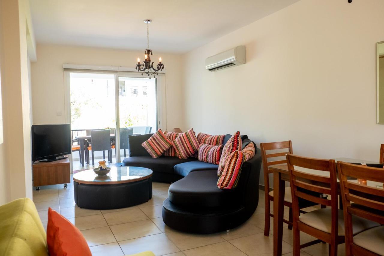 Stylish 2 Bedroom Apartment In Pegia Peyia Exterior foto